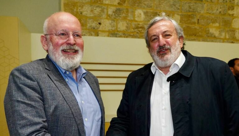 Emiliano incontra Timmermans a Taranto “Combattiamo per salute e lavoro”