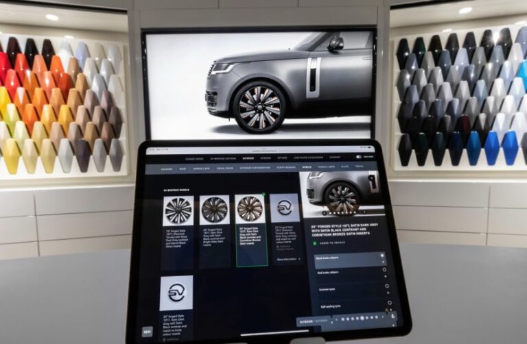 Range Rover, nuovo servizio di personalizzazione con SV Bespoke