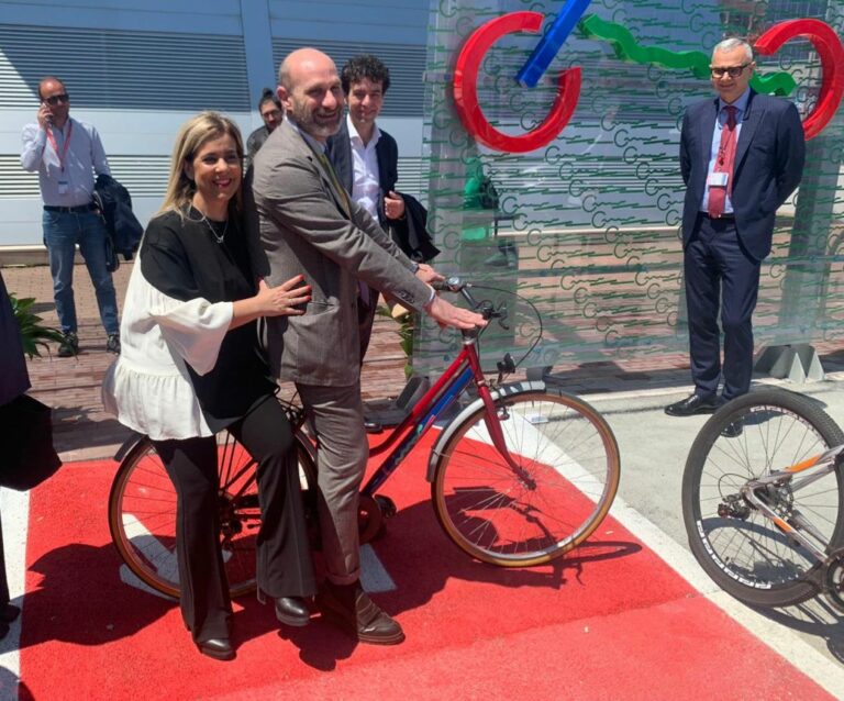 All’aeroporto di Bari inaugurato il nuovo “Bike facility point”