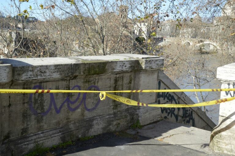 Maltempo, banchine chiuse a Roma per innalzamento livello del Tevere