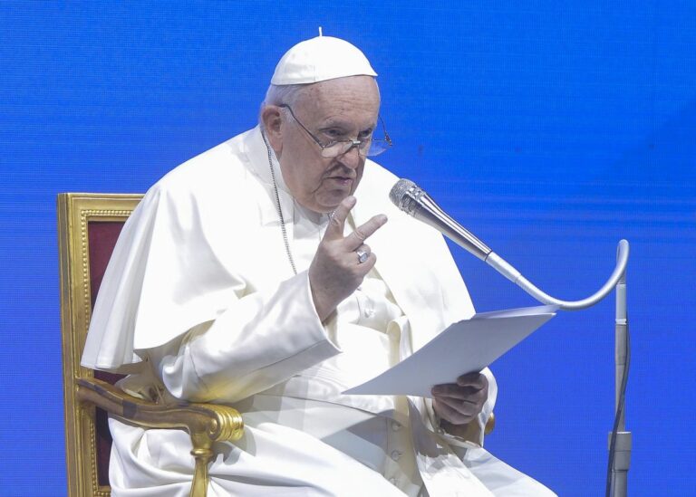 Per il Papa 3 ore d’intervento, nessuna complicazione