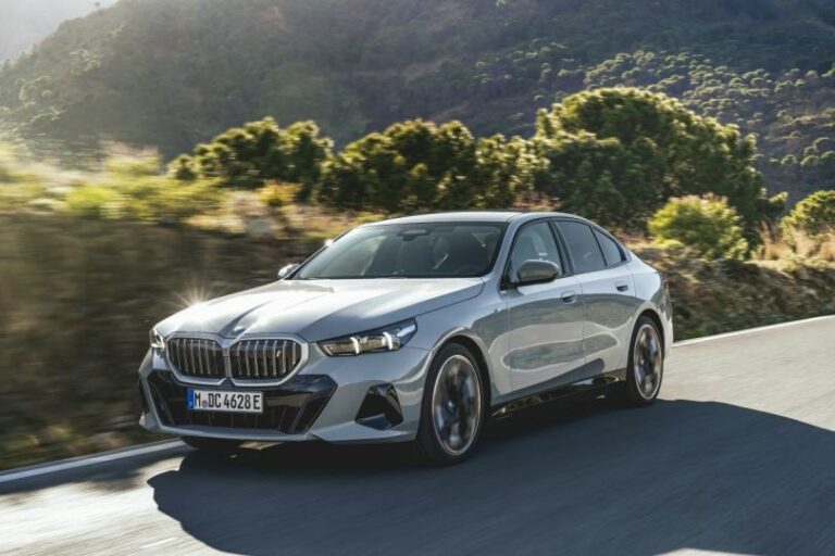 Nuova Bmw Serie 5, per la prima volta a trazione elettrica