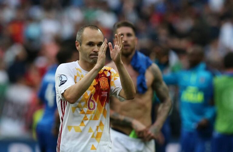 Iniesta lascerà il Vissel Kobe “Ma continuerò a giocare”