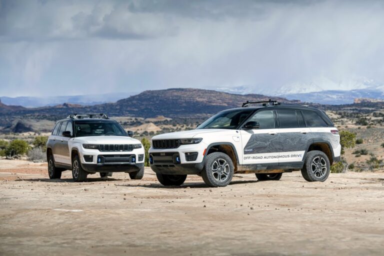 Jeep offre anteprima della futura tecnologia avanzata di guida autonoma