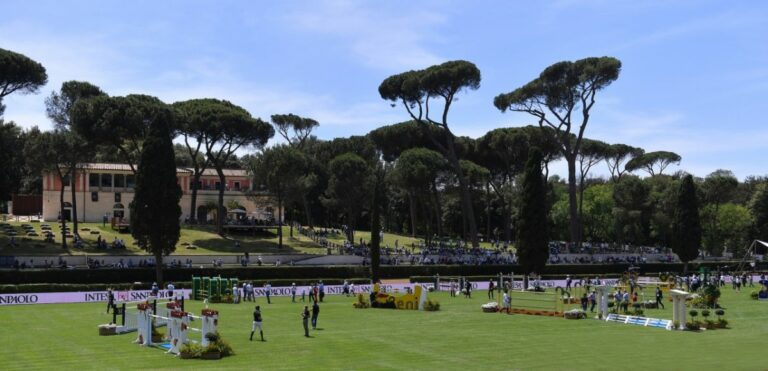 Piazza di Siena, Italia seconda nella Coppa delle Nazioni