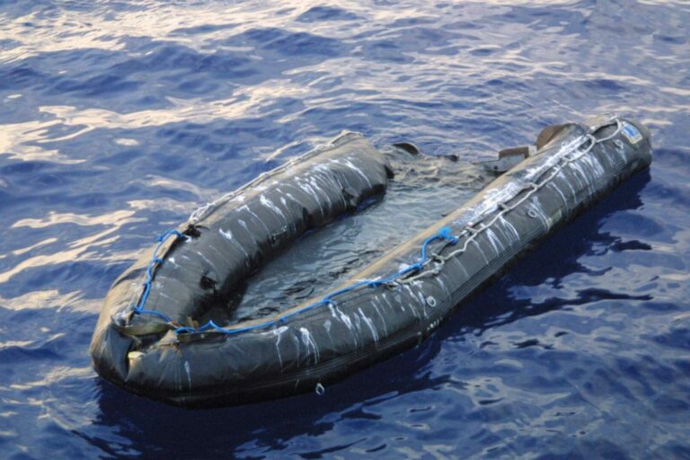 Naufragio al largo della costa tunisina, 13 morti