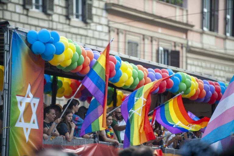 Regione Lazio revoca patrocinio a “Roma Pride 2023”