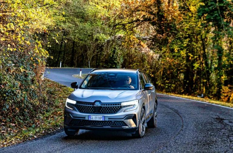 Renault Austral ottiene 5 stelle ai crash test Euroncap
