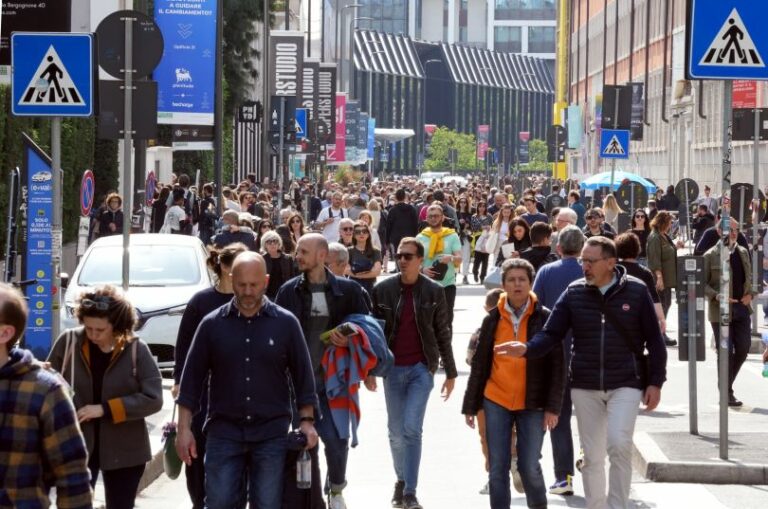 Ad aprile famiglie in difficoltà, pesa l’inflazione