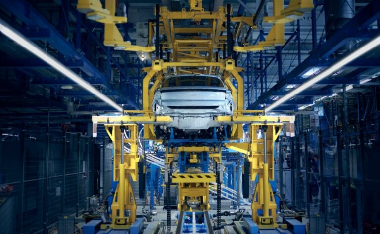 Apre il Ford Electric Vehicle Center di Colonia