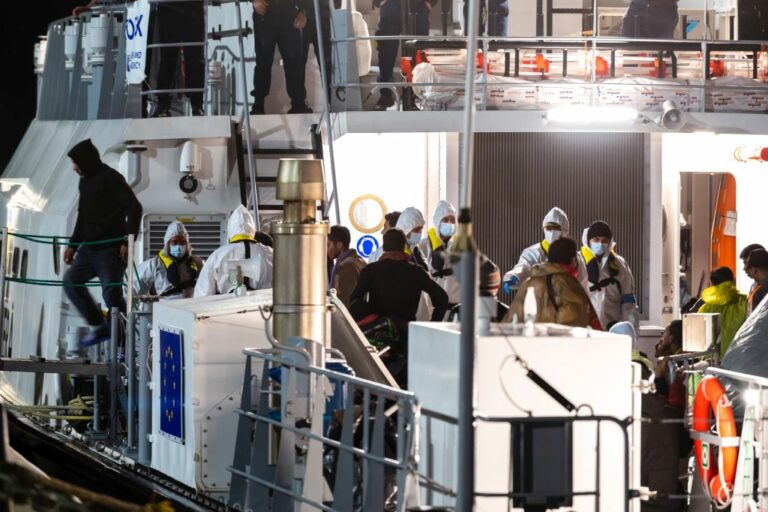 Greece shipwreck, demand for an independent inquiry