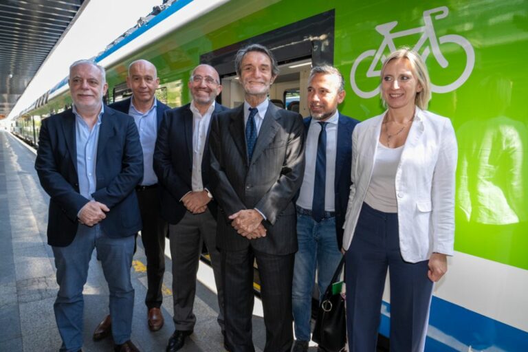 Consegnato a Milano Cadorna il 111° nuovo treno per la Lombardia