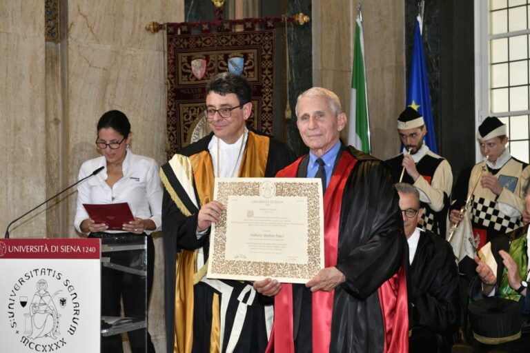 Università Siena conferisce Laurea ad honorem a Fauci e Rappuoli