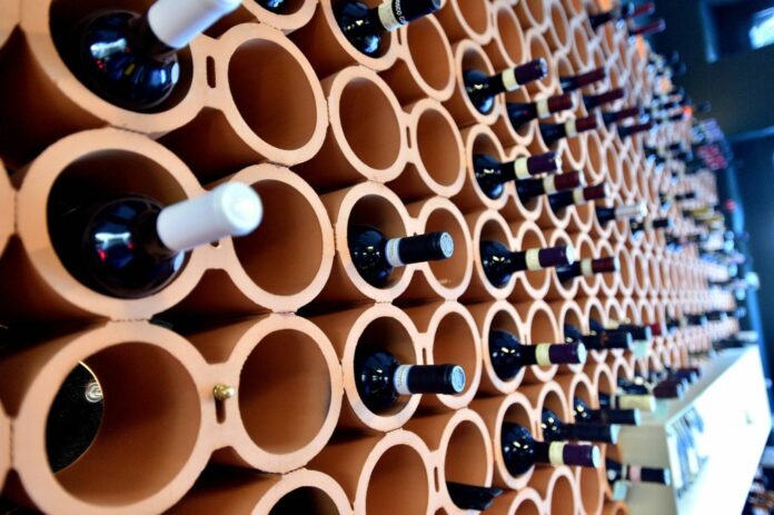 APERTURA DELLA ENOTECA BOTTIGLIERIA