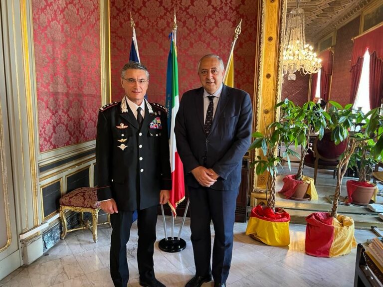 Il sindaco di Palermo incontra il Generale dei Carabinieri Giovanni Truglio