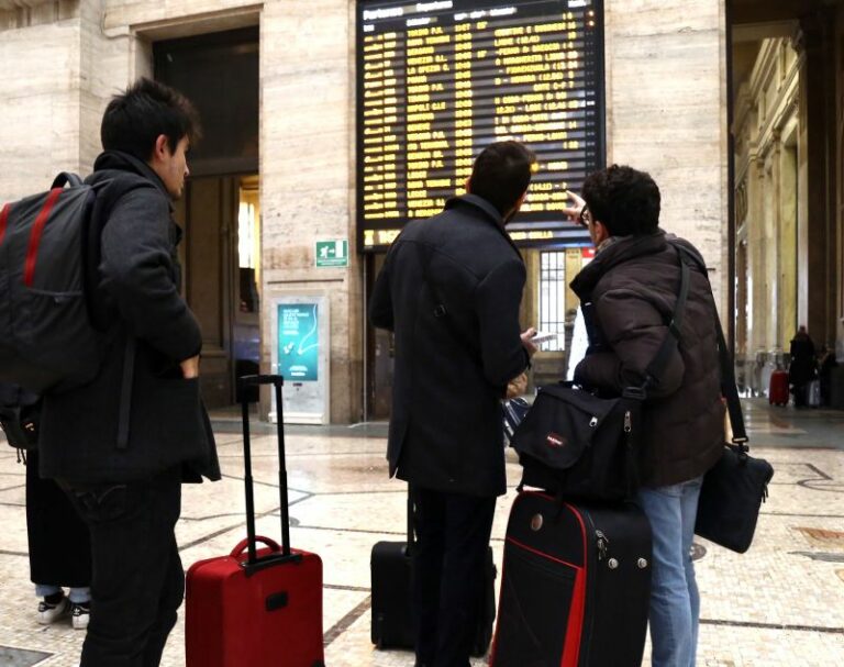 Rfi, 360 milioni per riqualificare oltre 50 stazioni
