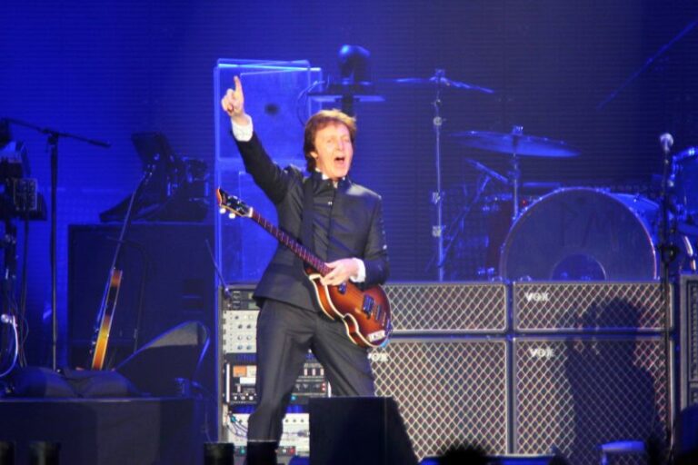 Paul McCartney e Noel Gallagher nel nuovo film di Anton Corbijn