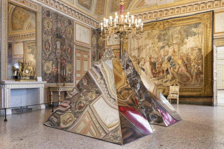 Milano, a Palazzo Reale la mostra “Xhixha. La reggia allo specchio”