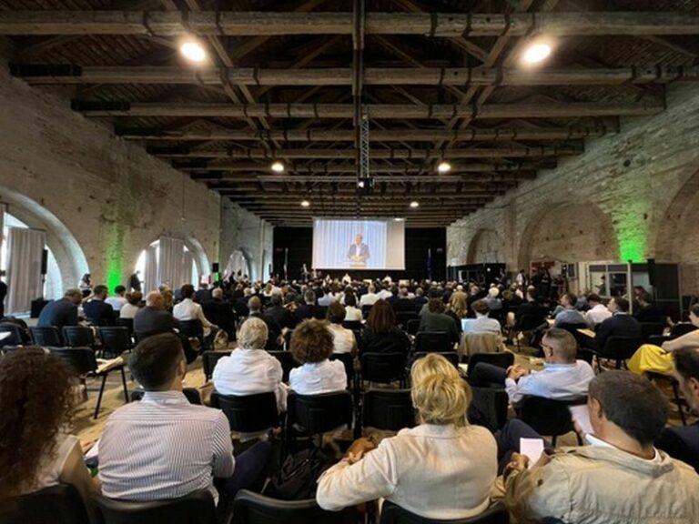 Venezia, Biennale e Sostenibilità al Salone Nautico nel segno del Mose