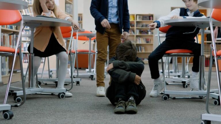 Bullismo problema di salute pubblica, ne è vittima un giovane su due