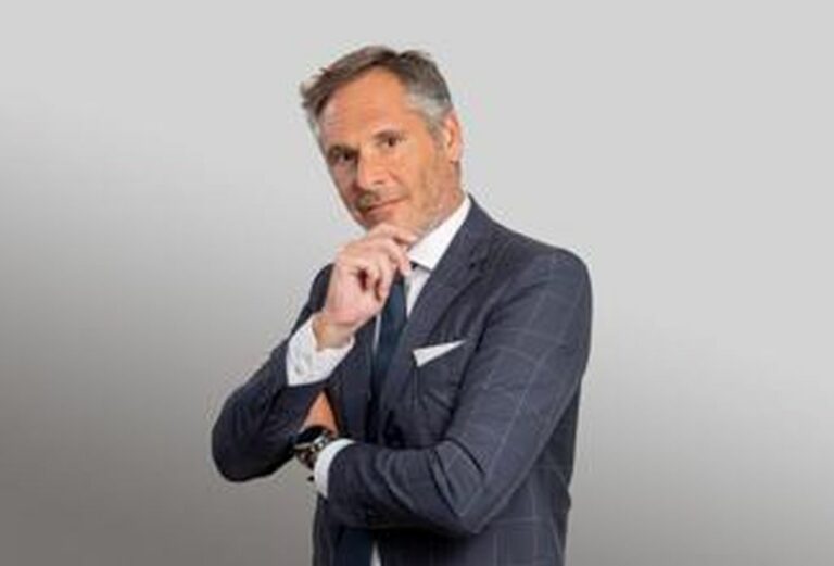 Milano, la stazione M5 Portello si “veste” per i Mondiali di scherma