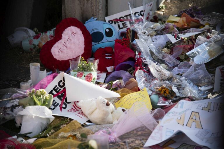 Roma, ragazza uccisa. Funerale a Primavalle. La madre “Ora giustizia”