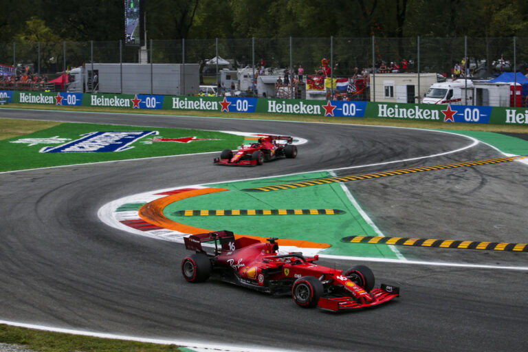Svelato calendario 2024 di F1, via il 2 marzo in Bahrain