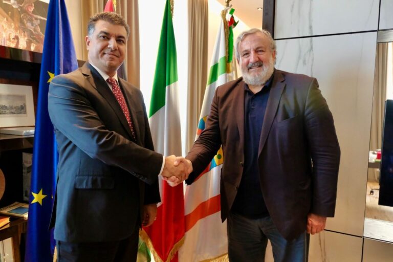 Puglia, Emiliano incontra il ministro dell’agricoltura in Giordania