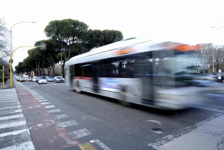 Sciopero trasporto pubblico a Roma, adesione personale Atac al 21,2%