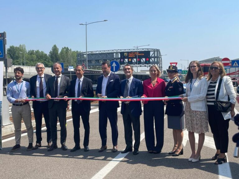 Milano, aperto il primo tratto di quarta corsia dinamica sulla A4