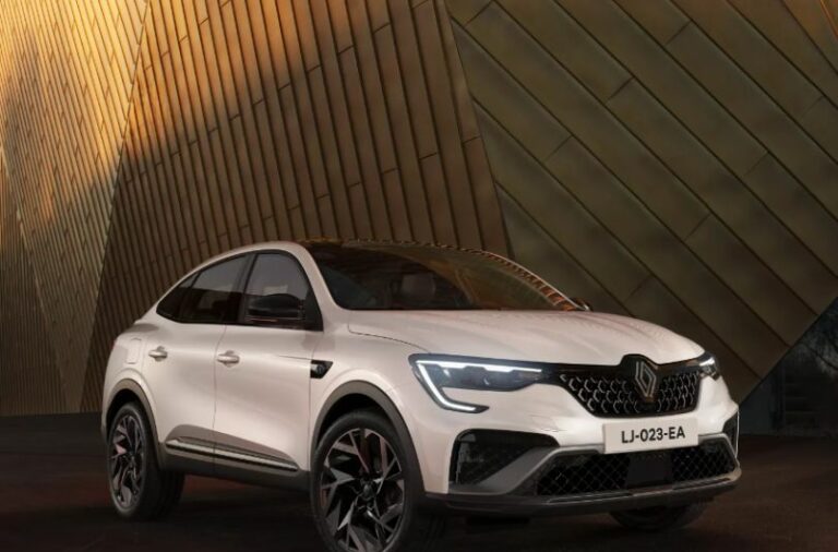 Renault Arkana, nuovo allestimento e gamma semplificata