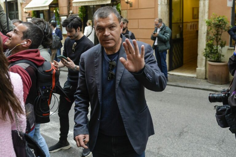 Enzo Foschi eletto segretario del Pd a Roma