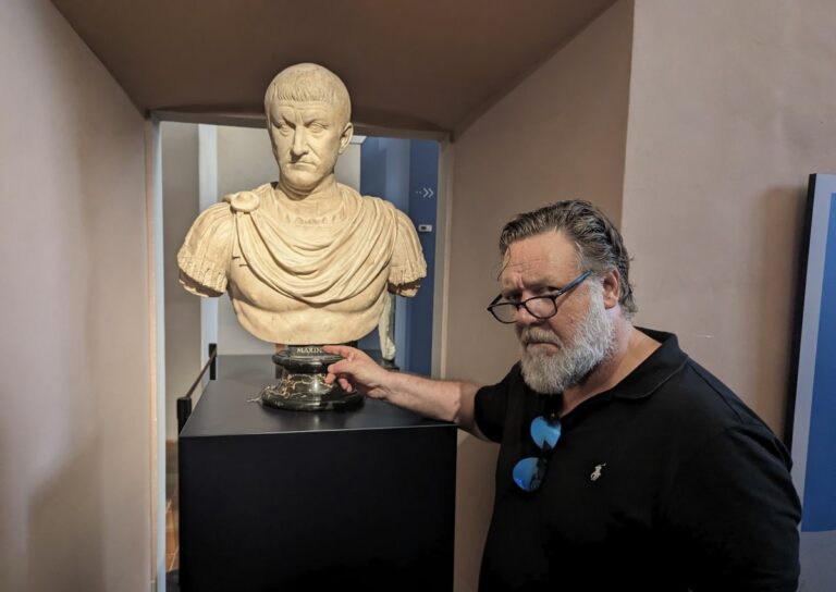 Russell Crowe in visita agli Uffizi “Una mattinata splendida”