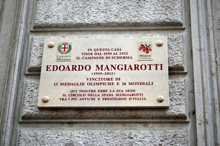 Milano, in via Solferino una targa dedicata a Edoardo Mangiarotti