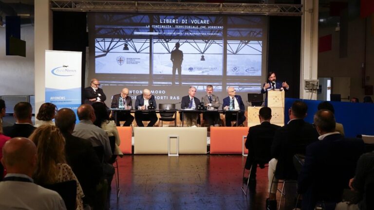 Moro “Avanti con il modello sardo di continuità aerea”