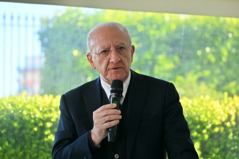 Eav Campania, De Luca “Ok a privatizzare ma prima lavori”