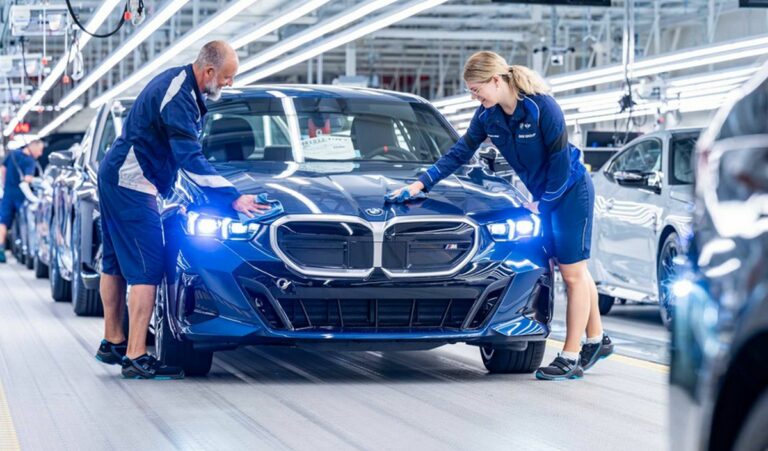 Al via a Dingolfing la produzione della Bmw i5