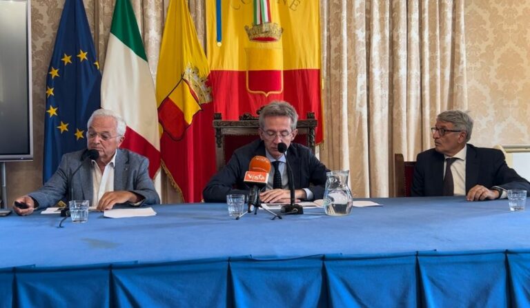 Napoli vara il nuovo piano dei trasporti