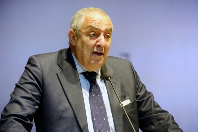 Lagalla “A Palermo spenti quasi tutti gli incendi ma resta l’allarme”