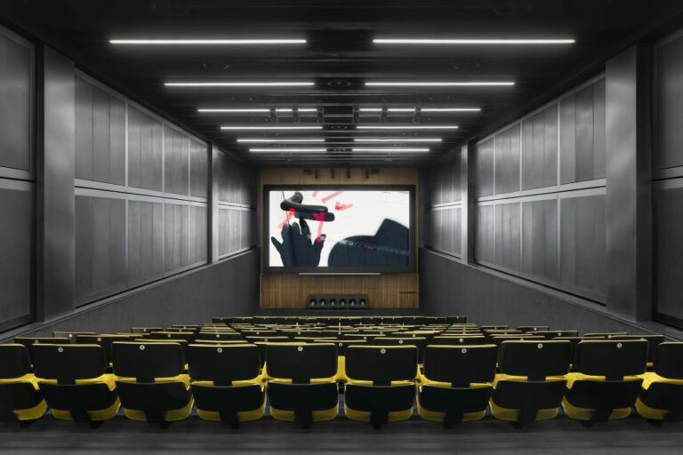 Fondazione Prada dedica il suo cinema a Jean-Luc Godard