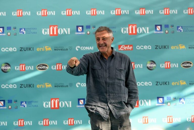 Barbareschi “Volevo fare la rockstar, il teatro mi ha salvato”