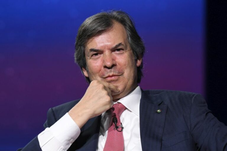 Intesa Sanpaolo, gli utili cresceranno fino al 2025