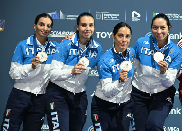 Ottava medaglia azzurra, brilla l’argento della spada femminile