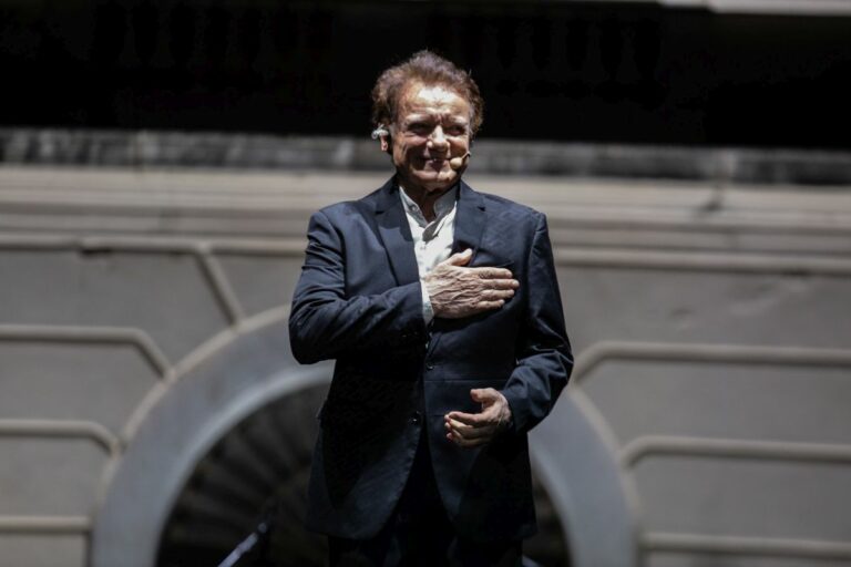 Sold out lo spettacolo di Massimo Ranieri a Pompei