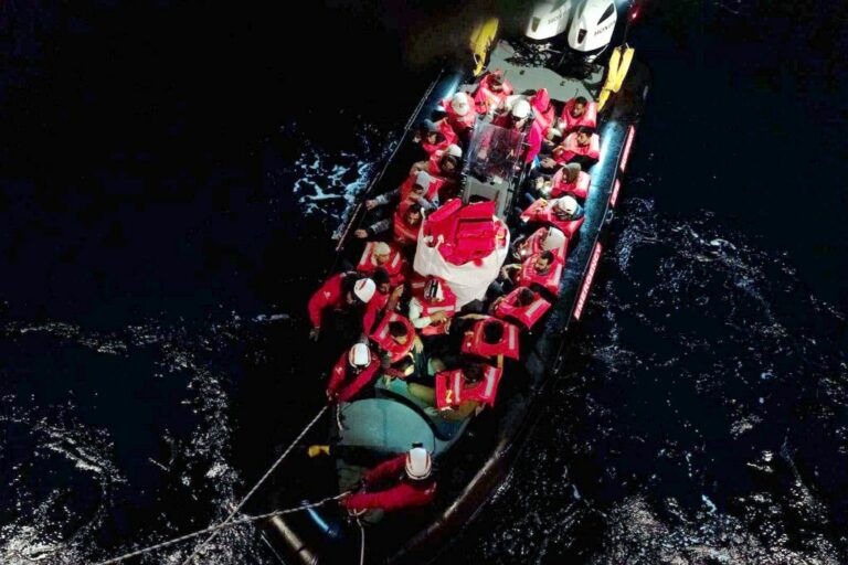 Malta Sar region, 28 migrants in distress. 250 pushed back to Libya