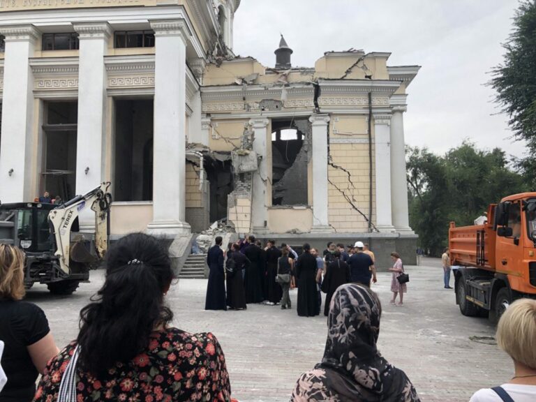 Attacco russo al cuore di Odessa, distrutta la cattedrale ortodossa