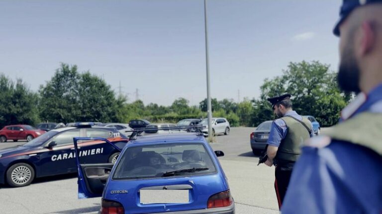 Droga a domicilio con il taxi, 5 arresti a Roma