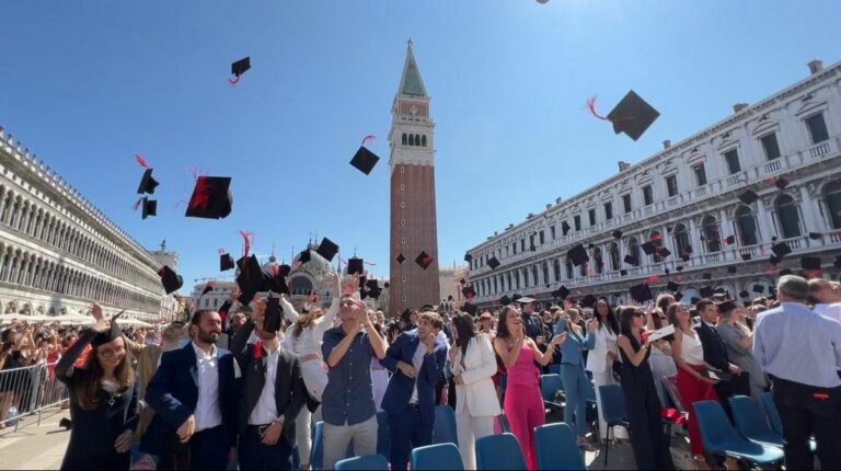 In piazza San Marco consegnate le lauree a 500 studenti della Ca’ Foscari