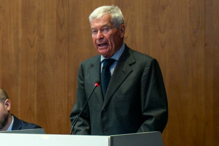 Sangalli rieletto presidente di Confcommercio Lombardia