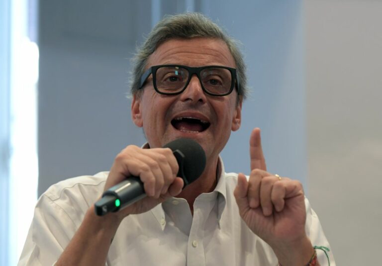 Pnrr, Calenda “Il gruppo Azione-Italia Viva si asterrà”